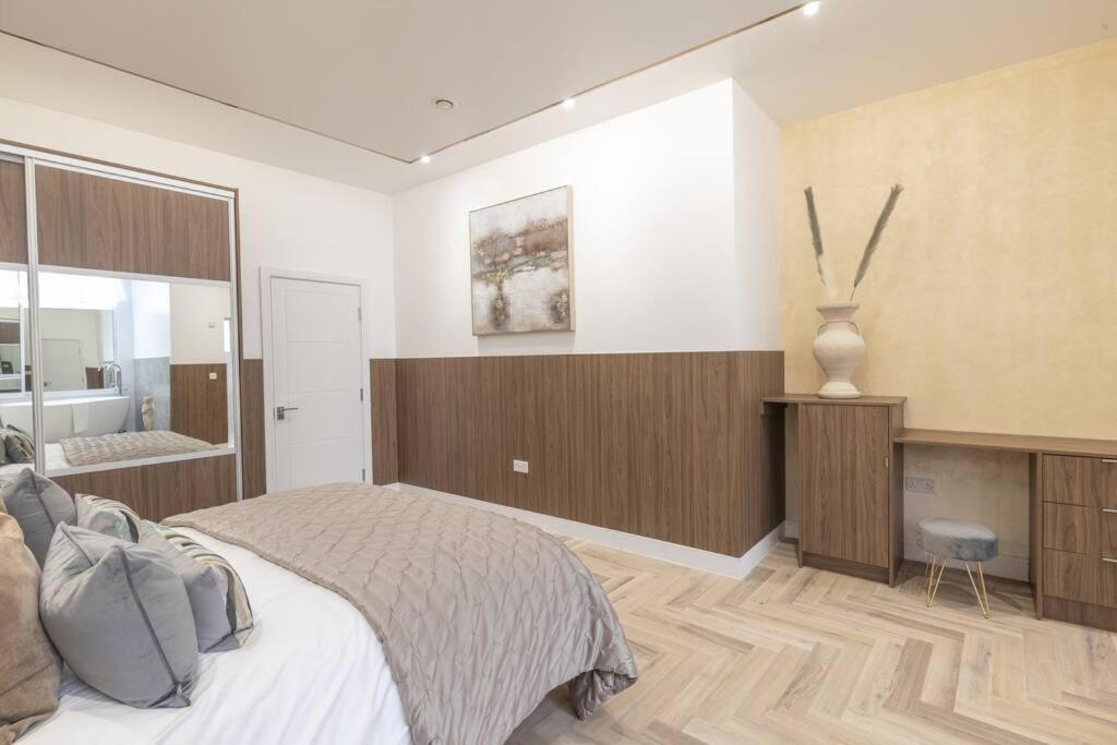 The Pocklington - The Ceremonial Suite Leicester Bagian luar foto